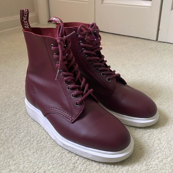 Dr. Martens Whiton Softy-T lace up leather boots Sz 4 men (6 women) burgundy
